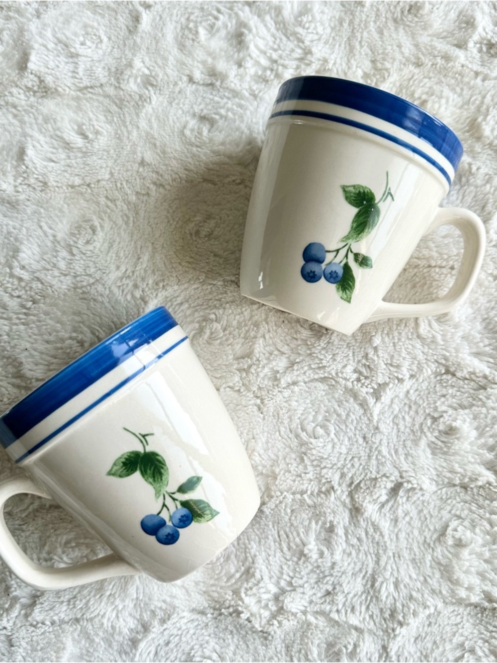 LL Bean Blueberry Mugs SET OF 2 Coffee Tea Retired Ceramic Stoneware Whimsical